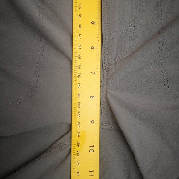 L.L. Bean Men's Size 32/32 Grey Straight Legs Zip Off Pants - Picture 14 of 16